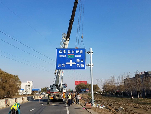 永州永州道路护栏网网片该如何进行正确的选购呢？